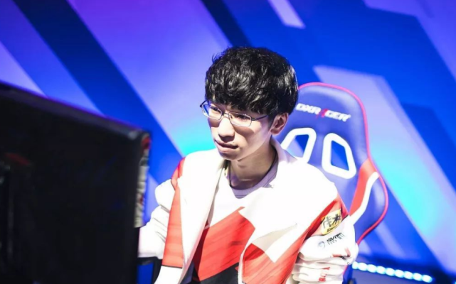 场上桀骜不 场上桀骜不