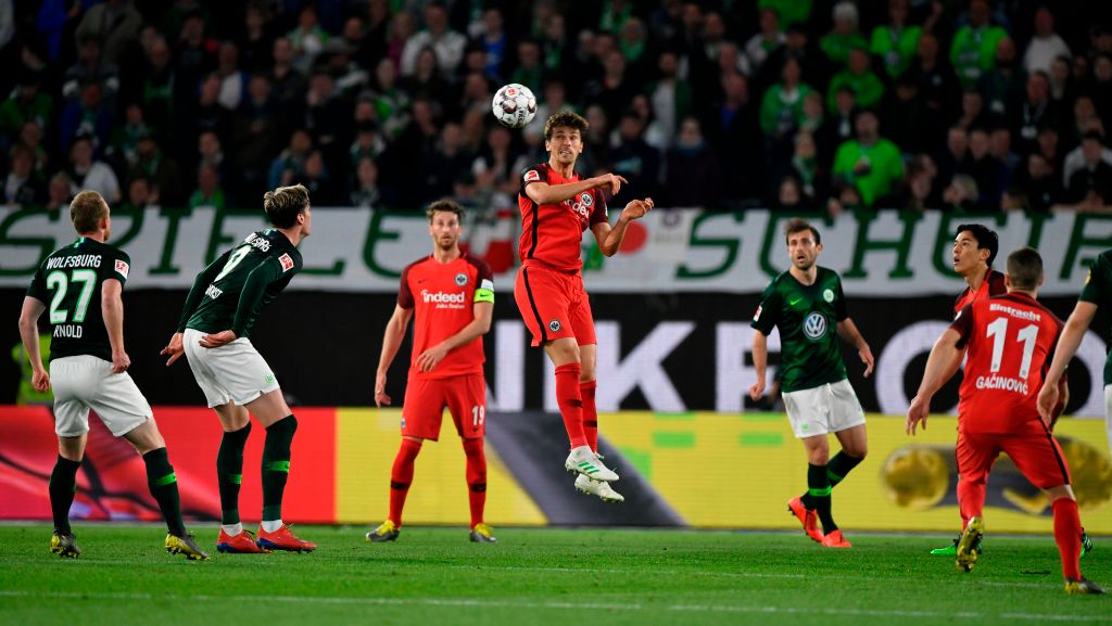 更是一路披 更是一路披